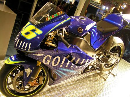 � Moto � par lunala