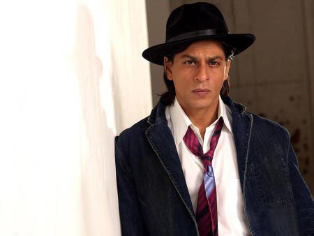 http://www.vip-blog.com/medias/0706/780110shahrukh_khan_wallpapers_003.jpg