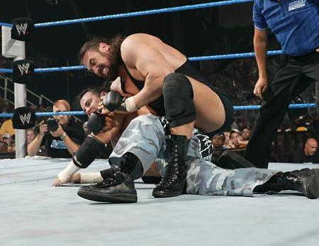 � UN NOUVEAUX VENU A SMACKDOWN ( TARKAY ) � par tousports