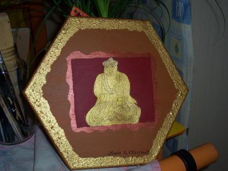 1 boudha en position de pri&egrave;re