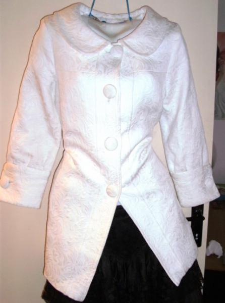 VESTE BAROQUE - TS - NEUVE - 32 euros