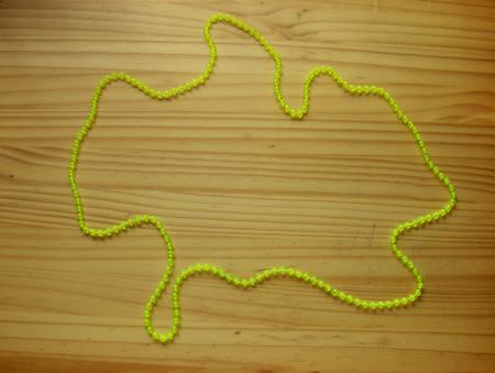 collier jaune fluo