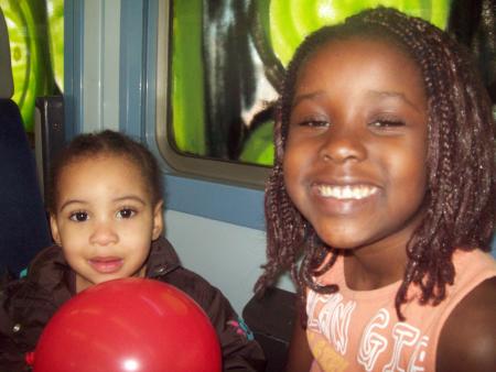 elles sont pas si mignonne deux soeur ki s aime je vous aimes mes bb