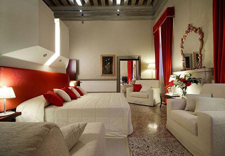Le Ruzzini Palace