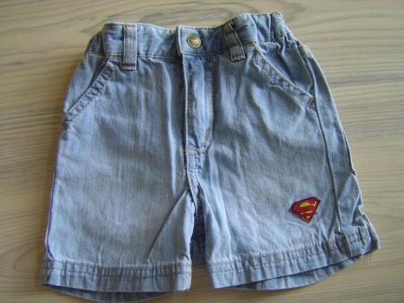 4-6 mois - Short jean Superman H&M - 3,00 �