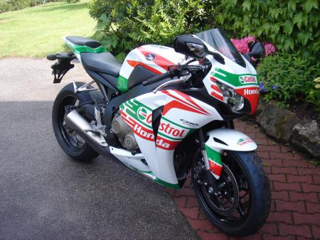 HONDA cbr 1000 rr CASTROL