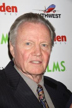 Jon Voight : Megan Fox est aussi sexy que ma fille Angelina Jolie