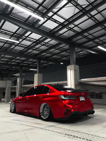 B M W