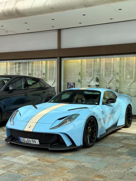 Ferrari 812 GTS