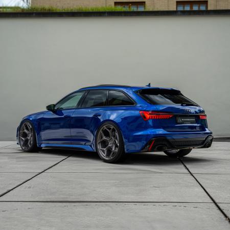 Shiny blue RS6 C8