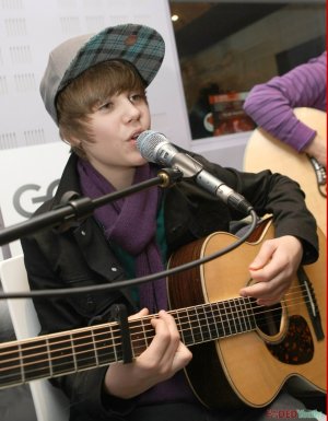 Un beau gosse musicien