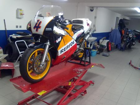 Honda rc30 repsol