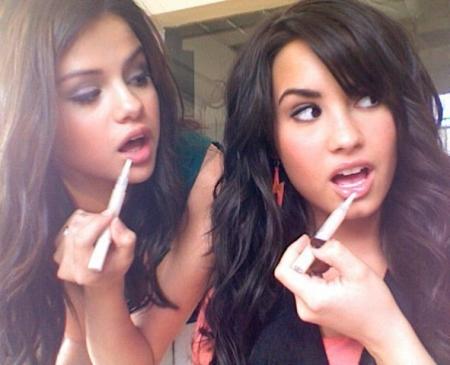Selly , && Demi <3