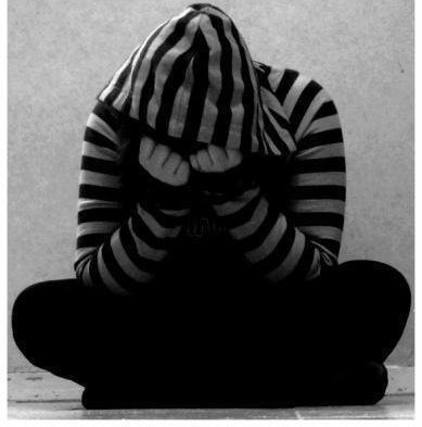 Don'T cry =( ...  We should Be Strong  Amigos <3 