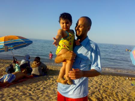 ana m3a aya
