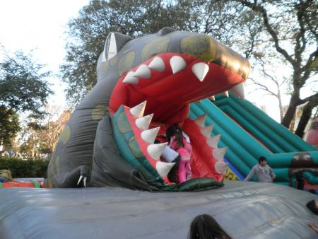 Le dragon la bouche ouverte