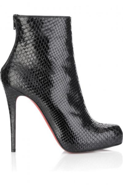 Christian Louboutin Sandals makes you added eye-catching 