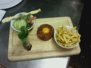 Mon tartare revisité et son chutney de fraises