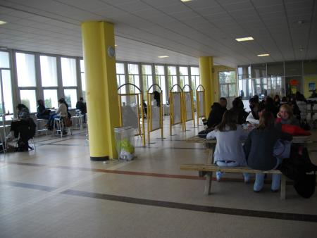 Meeting in the Rotonde