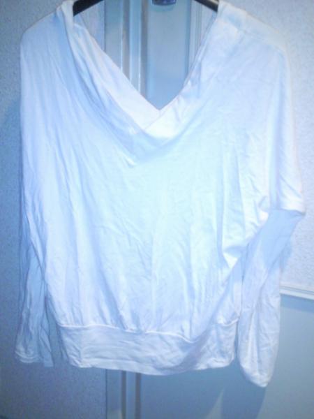 tee shirt a manche longue blanc cass&eacute;