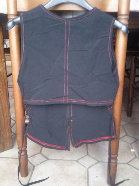 debardeur derriere
