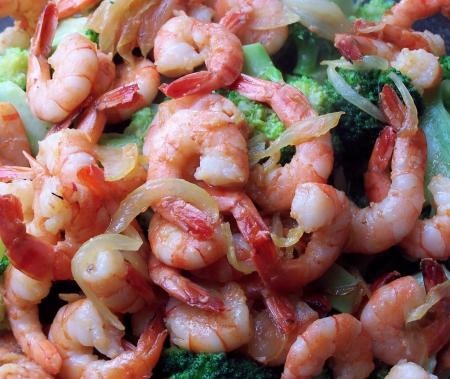 d&eacute;tail des crevettes saut&eacute;es aux brocolis