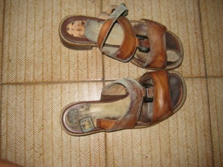 chaussures &agrave; jeter...