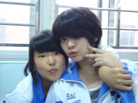 Tina and fiona(dong hue !!!) !!!=)