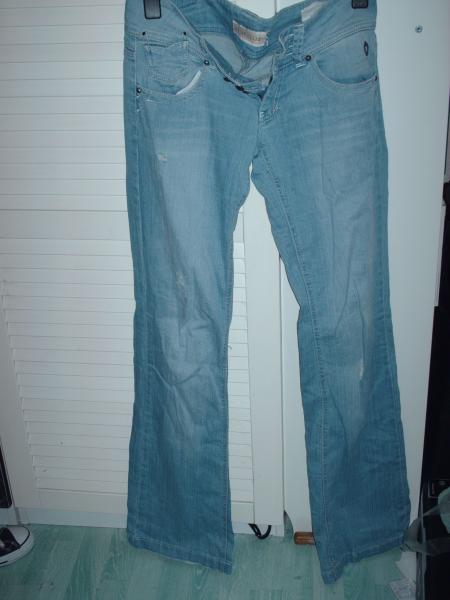 jean bershka taille 42