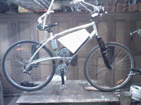 Velo electrique rapide. Fast electric bicycle.