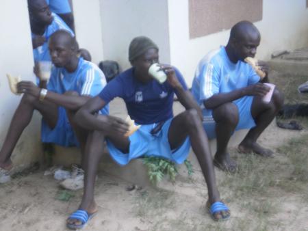 PETIT DEJEUNER EN BROUSSE